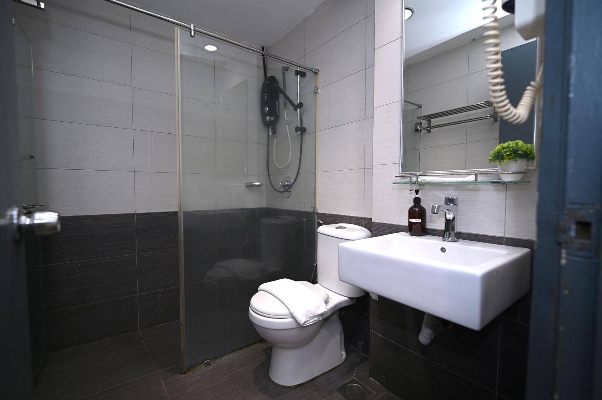 Kingston Hotel 6 - Changkat, Bukit Bintang Kuala Lumpur Exterior photo